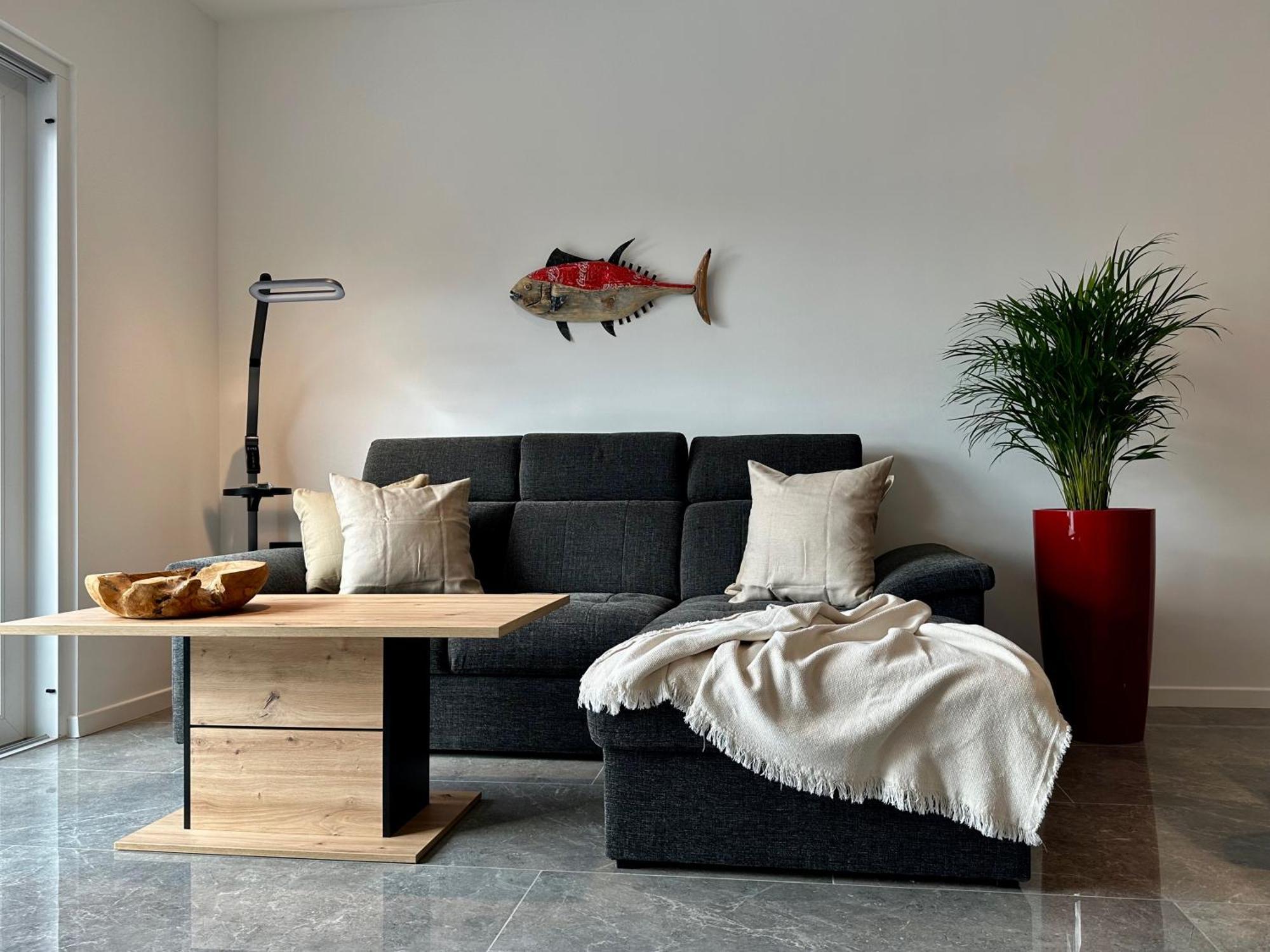 E&t By Locap Group *